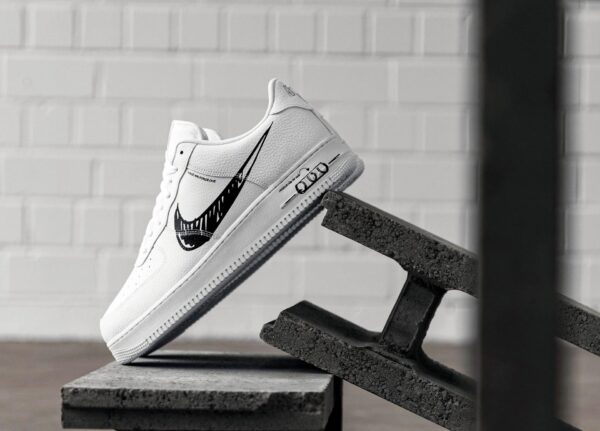 NIKE AIR FORCE 1 LV8 UTILITY - Imagen 4