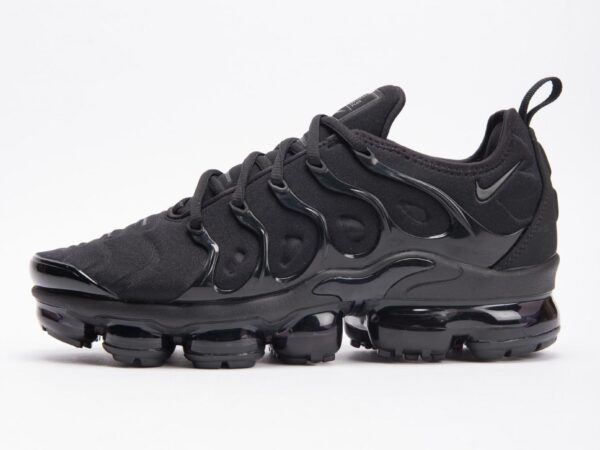 NIKE VAPORMAX PLUS