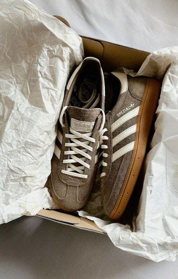 ADIDAS HANDBALL SPEZIAL EARTH BROWN STRATA OFFWHITE GUM - Imagen 4