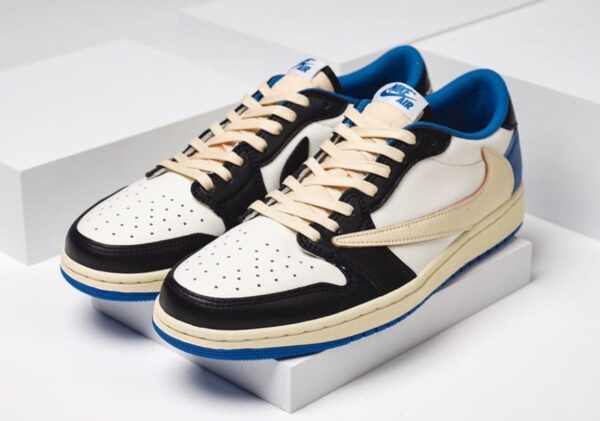 AIR JORDAN 1 LOW OG SP FRAGMENT DESIGN X TRAVIS SCOTT - Imagen 2