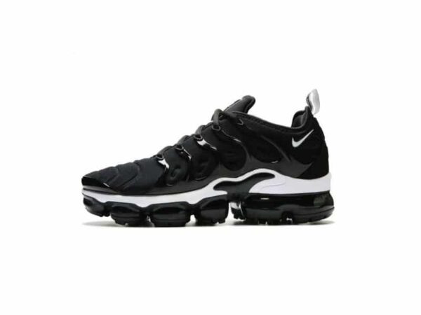 Nike Air Vapormax Plus Negras Blancas